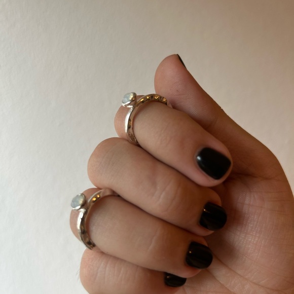 Twin Silver rings with holographic stone - Picture 2 of 5